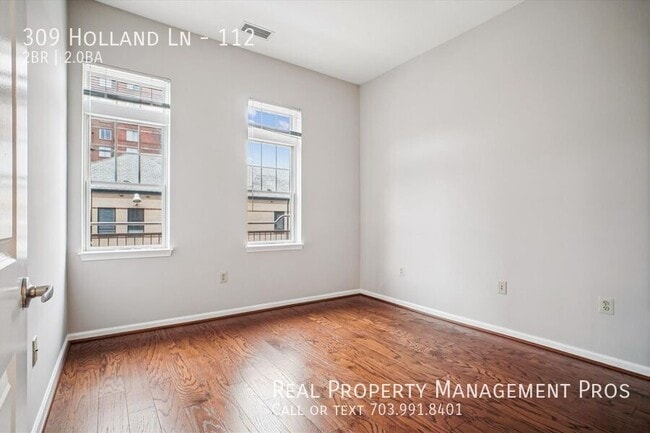 Building Photo - 309 Holland Ln