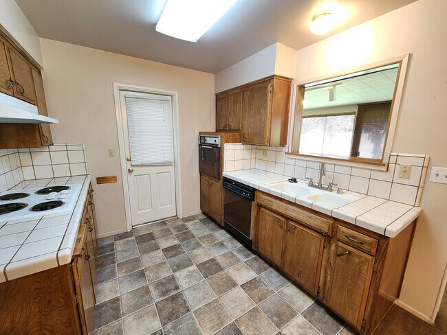 Building Photo - 5604 Indian Wells Ave