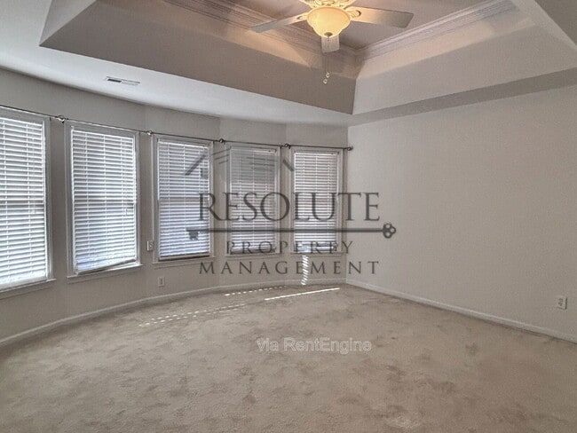 Building Photo - 5818 Myakka Ct