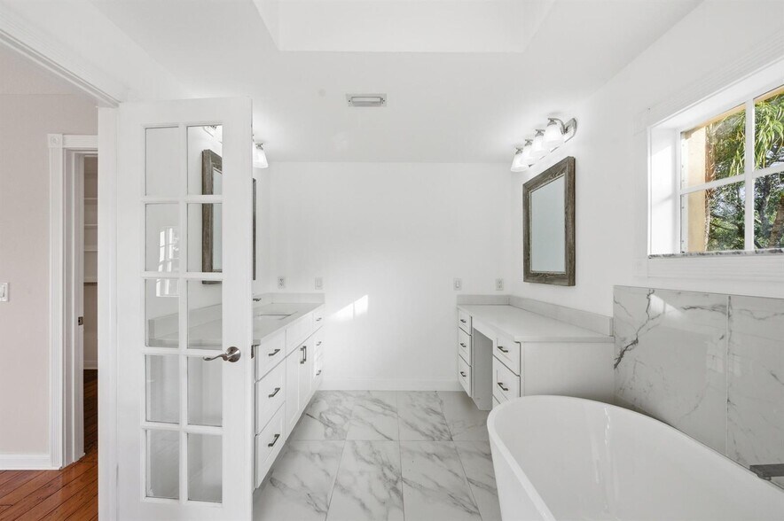 Building Photo - 207 Banyanwood Pt