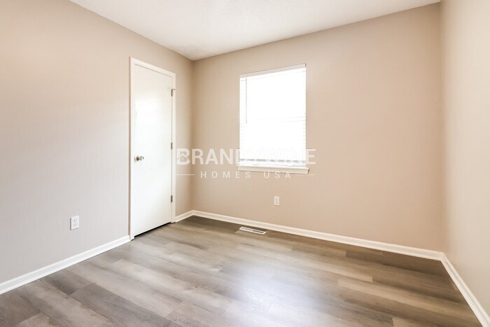 Building Photo - 1909 NE McKee Ln