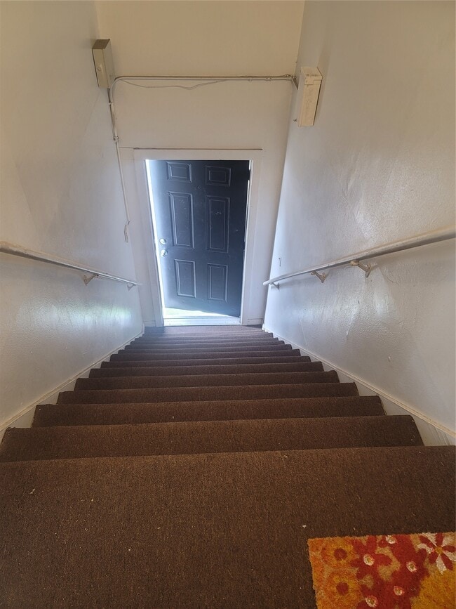 Building Photo - 1914 Binz St