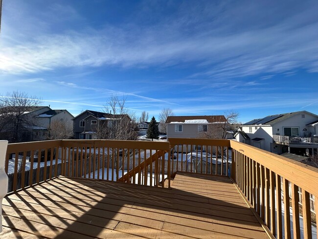 Building Photo - Walk out to this Gorgeous Mountain View!