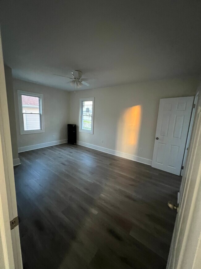 Building Photo - 815 Grove St