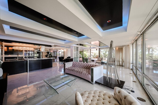 Building Photo - 7157 E Rancho Vista Dr