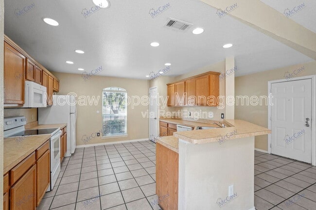 Building Photo - 2319 Great Light Dr