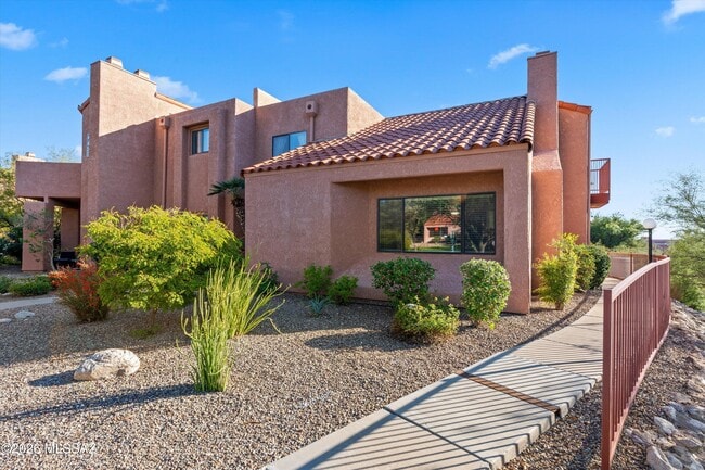 Building Photo - 5051 N Sabino Canyon Rd