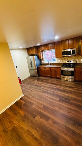 Building Photo - 331 N Oraton Pky