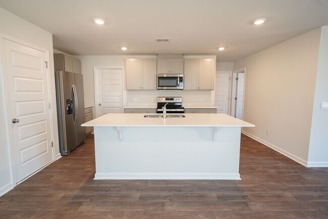 Building Photo - Coming Available!