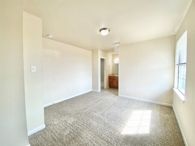 Building Photo - 8001 Rothington Rd