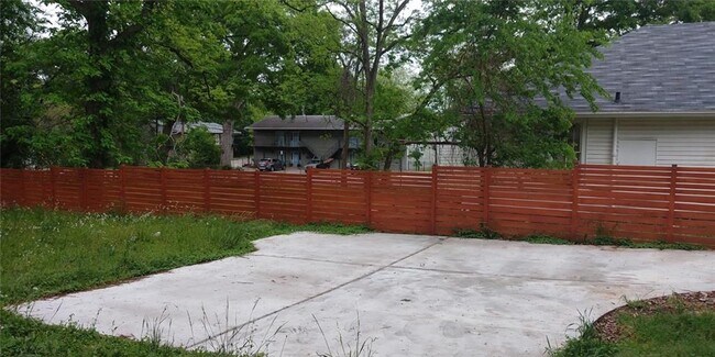 Building Photo - 1809 Vesta Ave