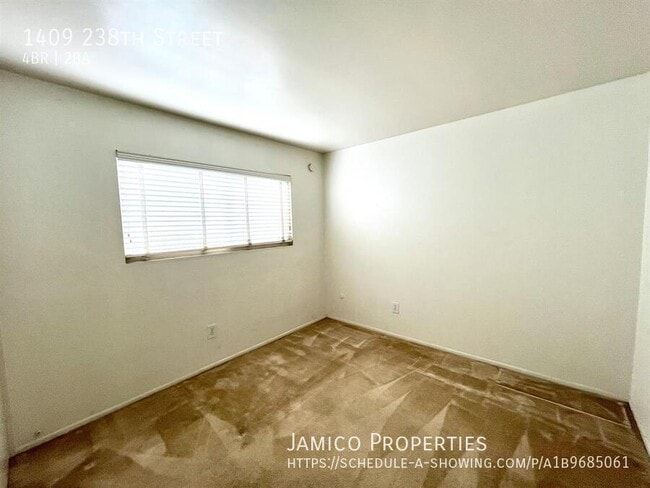 Building Photo - 1409 238th St