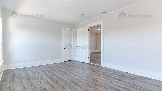 Building Photo - 11 Pleasant St