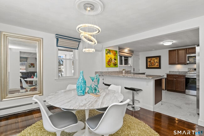 Building Photo - 1701 Boulevard