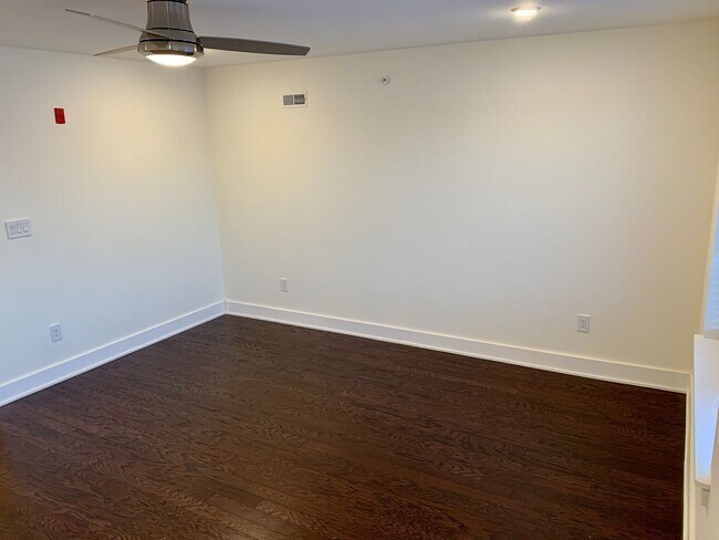 Building Photo - Stunning 2-Bed Condo with Private Roof Deck in Norris Square! Available mid-July!