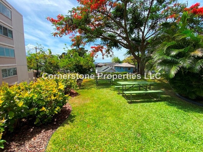 Building Photo - 255 Huali St