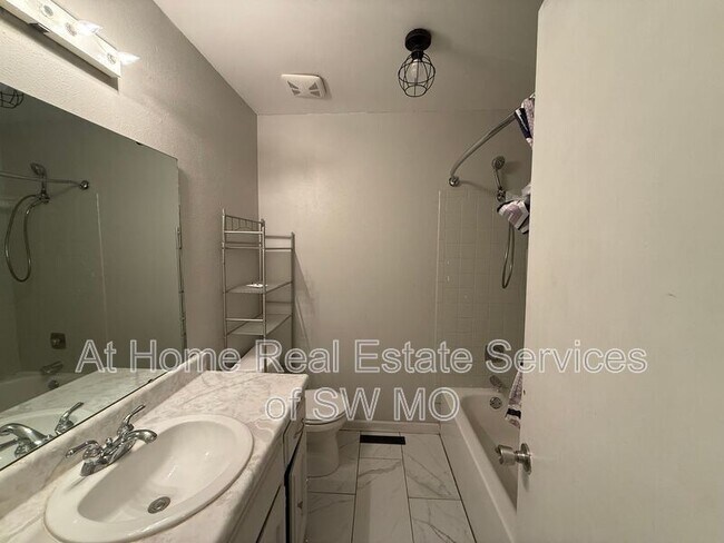 Building Photo - 6124 S Farm Rd 131