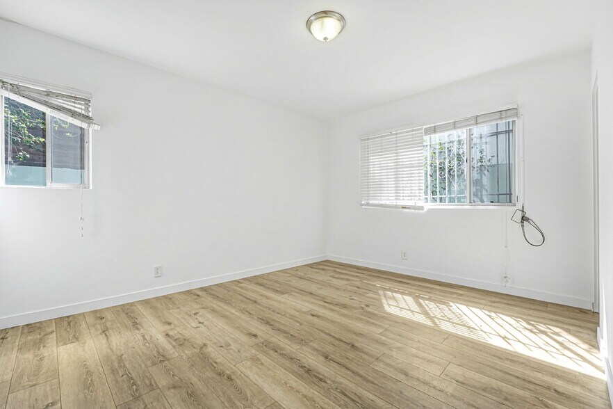 Building Photo - 744 S Windsor Blvd