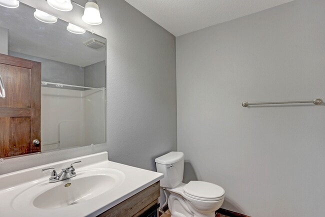 Building Photo - 205 Partridge Path