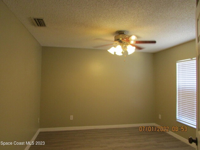 Building Photo - 700 Benton Dr