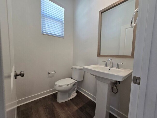 Building Photo - Modern Oceanside Home with Spacious Layout in a Desirable Community