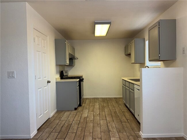 Building Photo - 807 Gemstone Ave