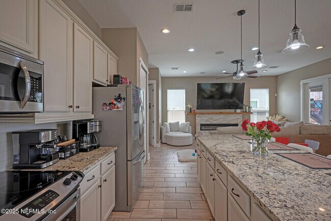Building Photo - 3693 Lightview Ln