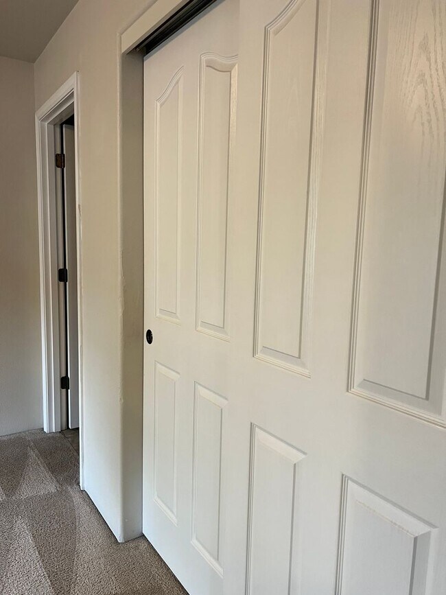 Building Photo - 3163 Juniper Ridge Dr