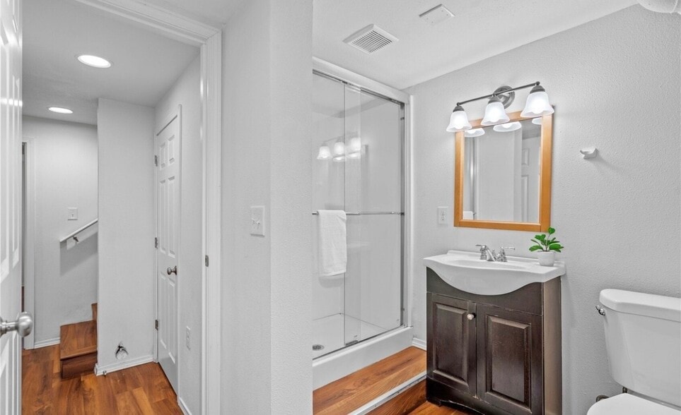 Building Photo - 616 117th St S