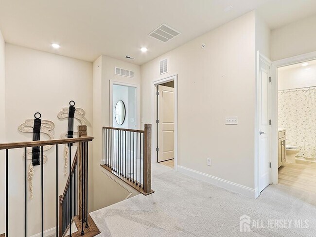 Building Photo - 715 Parker Blvd