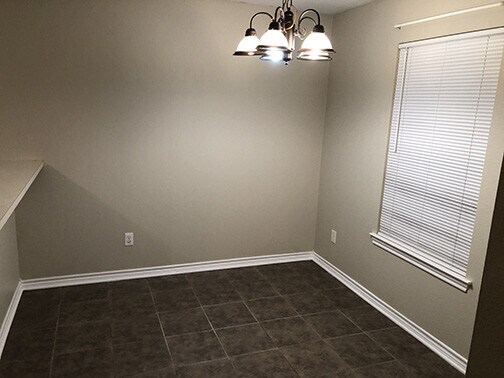 Building Photo - Longview - 152-154 Jester Circle