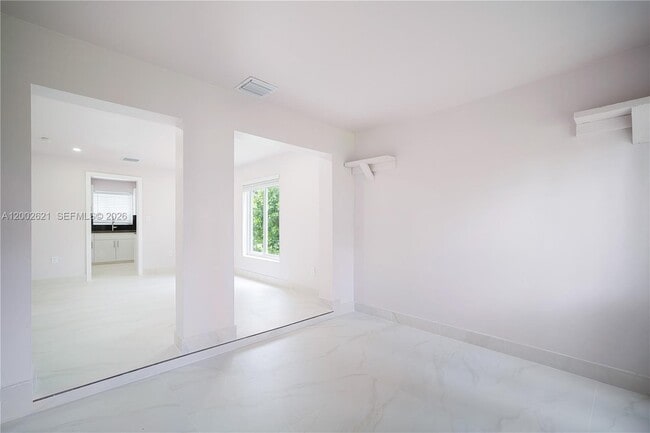 Building Photo - 2456 Jackson St