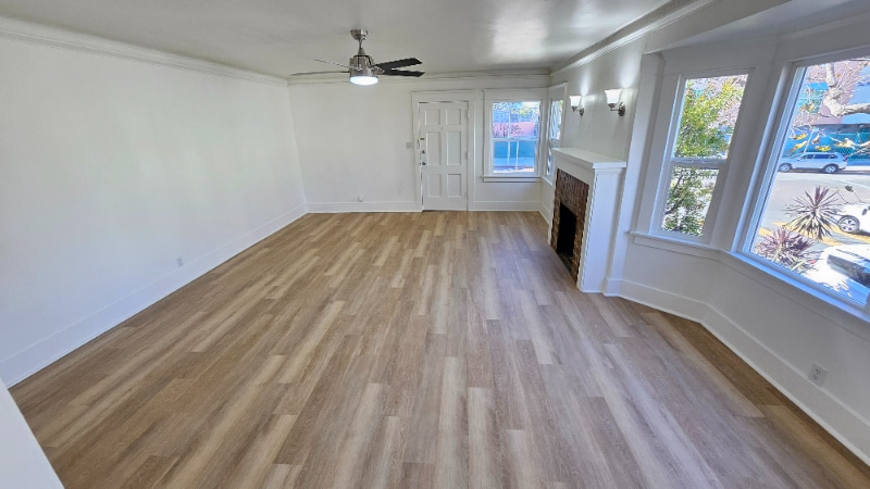 Building Photo - 3220 W 2nd St