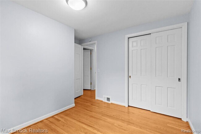 Building Photo - 600 Westwood Dr