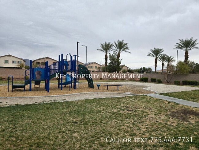 Building Photo - 5950 Barbosa Dr