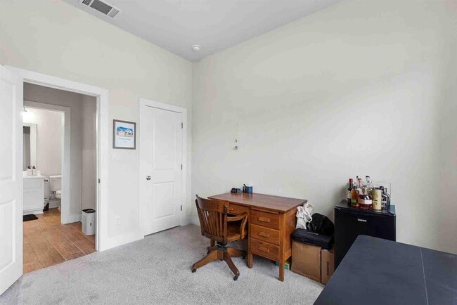 Building Photo - 185 Brooks Ranch Dr