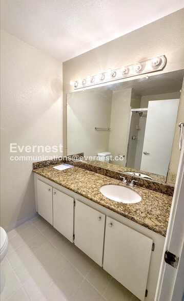 Building Photo - 277 Tradewinds Dr