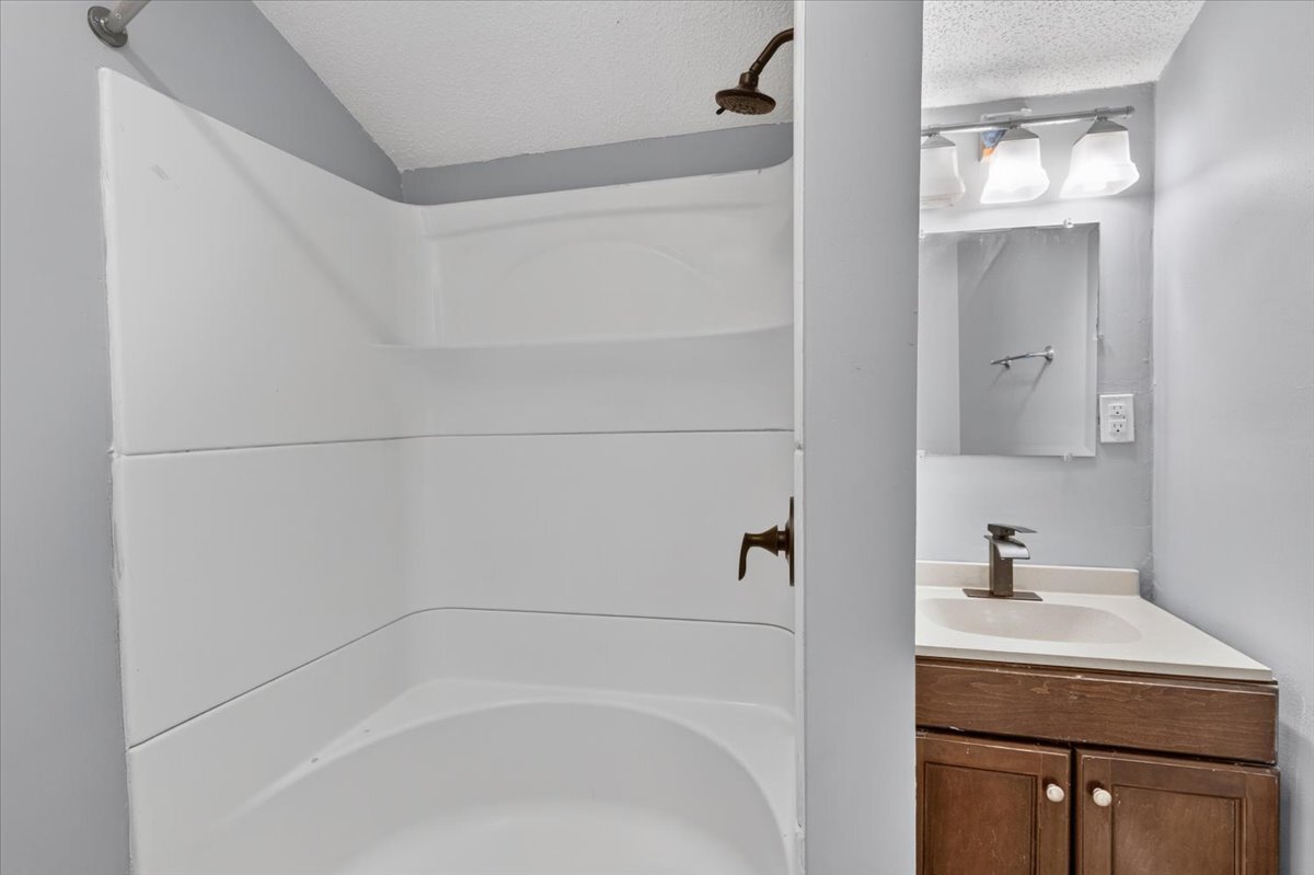 Building Photo - 3140 Maysville Rd NE