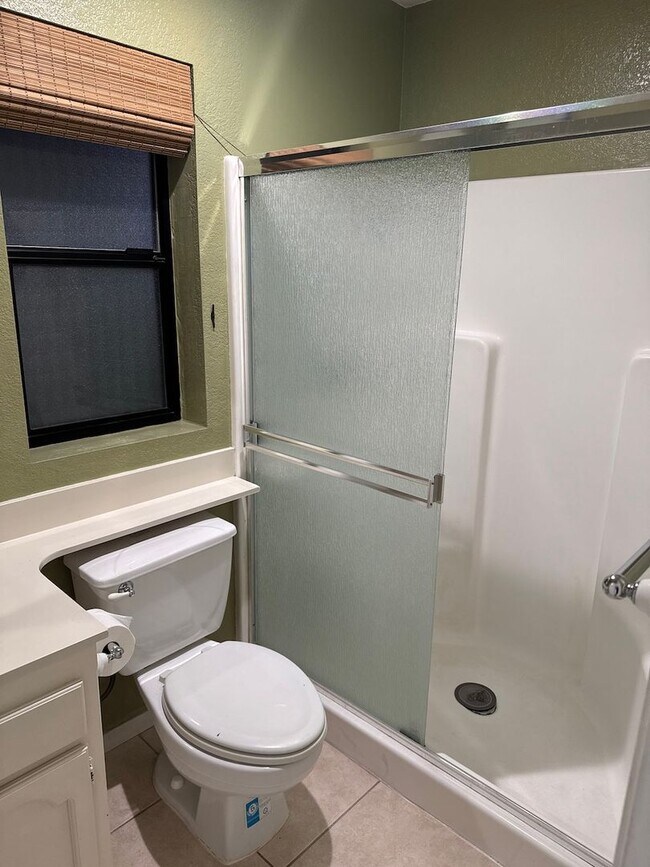 Building Photo - 2 BR/2BA Kensington Condominium with Garage