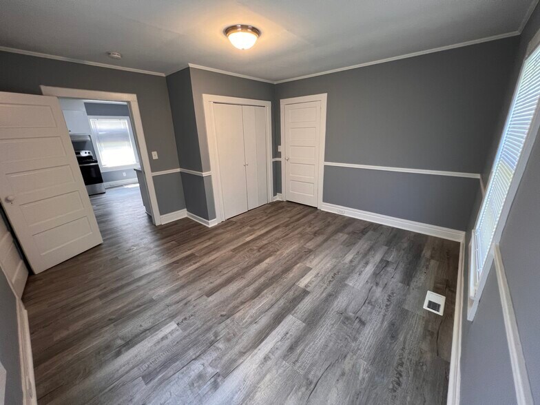 Building Photo - 106 Lester Ave