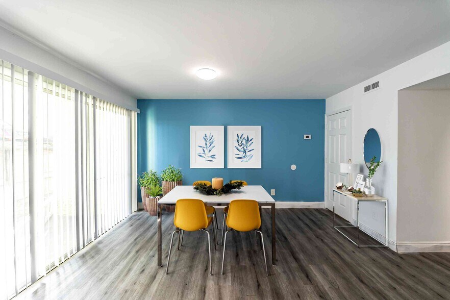 Red Bay Apartment Complex 7528 Arlington Expy Jacksonville FL 32211 Apartment Finder