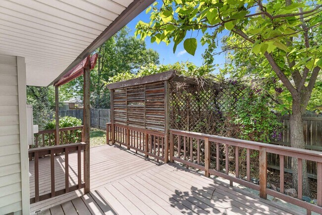 Building Photo - Available NOW! 3 Bedroom 1 Bath Beautiful Home in Arvada!