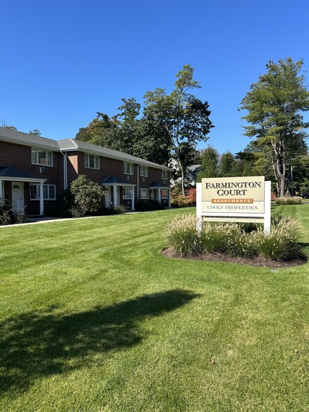 Primary Photo - Farmington Court Apartments