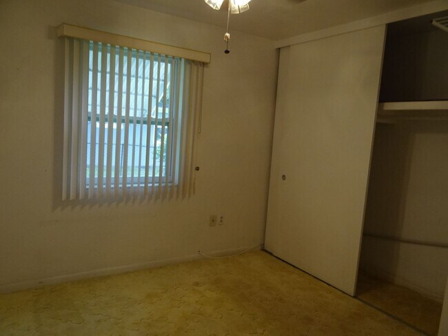 Building Photo - Port Charlotte Annual Rental. 2 bed, 2 bath, 1 carport