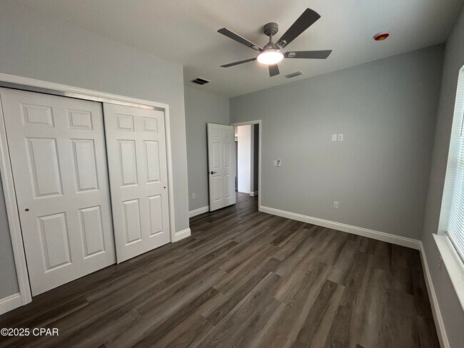 Building Photo - 2936 Hall Ave