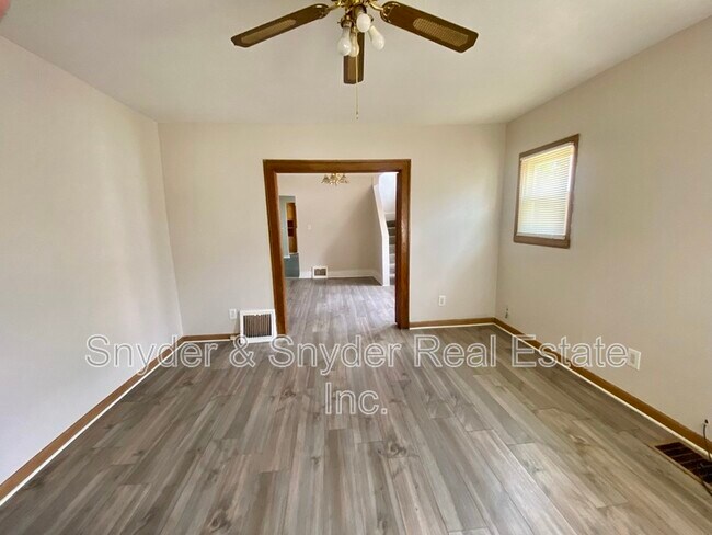 Building Photo - 93 Jewett St