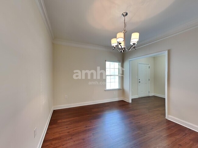 Building Photo - 202 Monarch Way