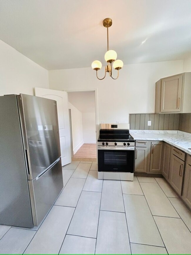 Building Photo - Knoxville 37920 - 1 bedroom, 1 bath unit o...