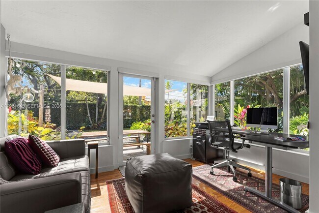 Building Photo - 70 NE 97th St