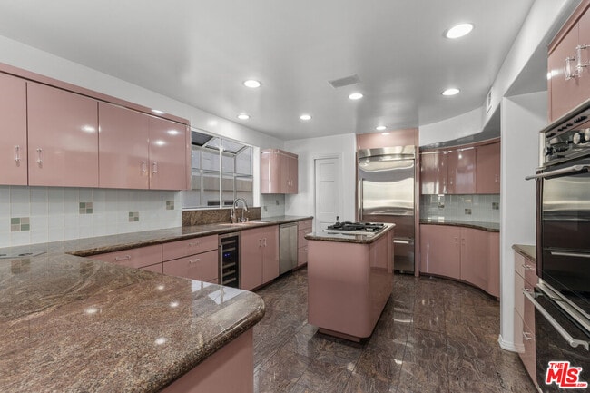 Building Photo - 4611 Roma Ct